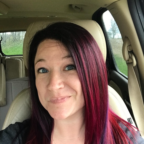 Meet your Posher, Amy - Picture 1 of 1